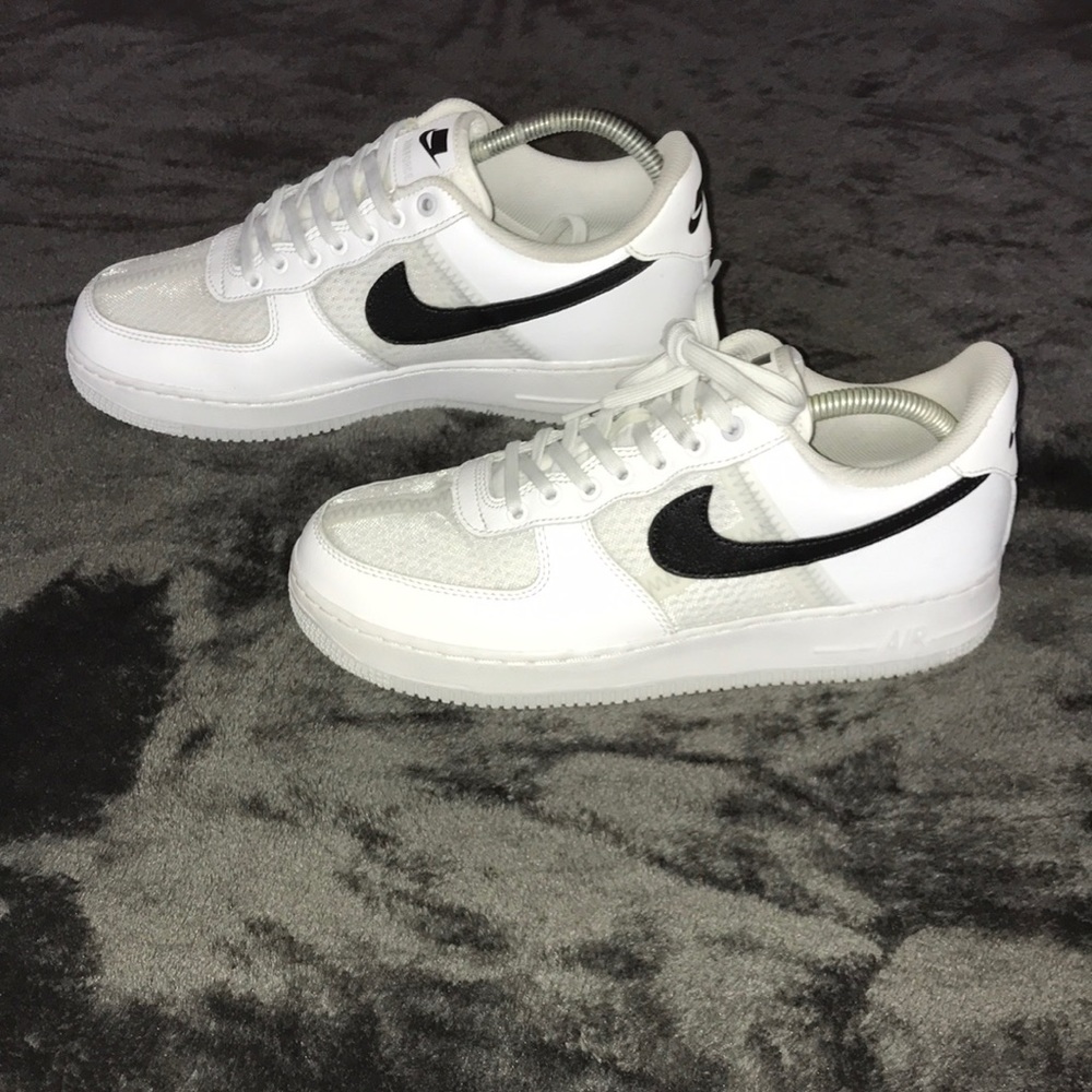 Nike Air Force 1 07's
